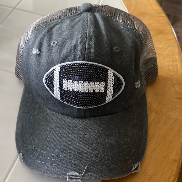 Football hat - Picture 2 of 4